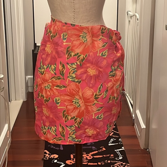 BeachRiot Sarong - Picture 2 of 3